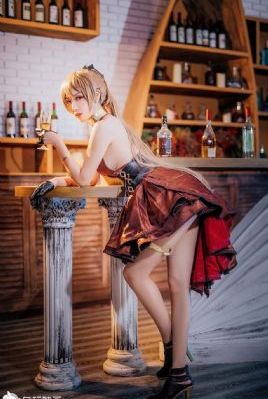 《穿长筒袜的有夫之妇》